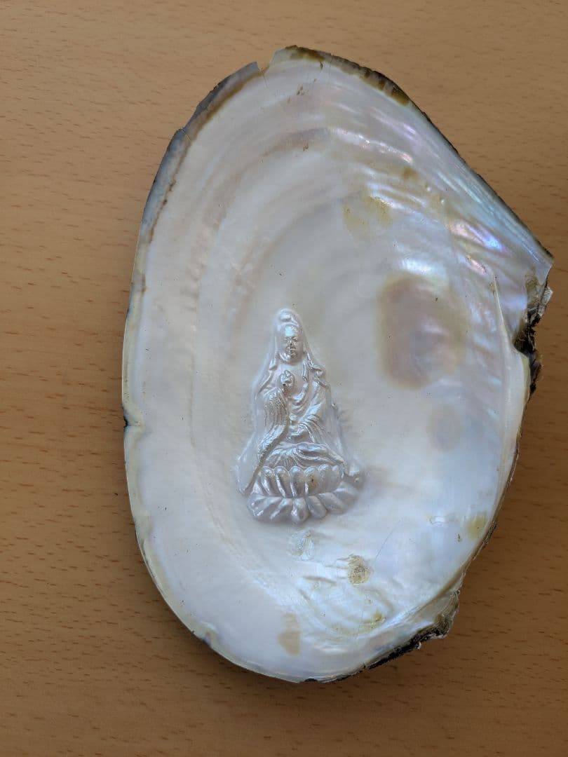 仏像真珠／淡水パール母貝 観音レリーフ no.101