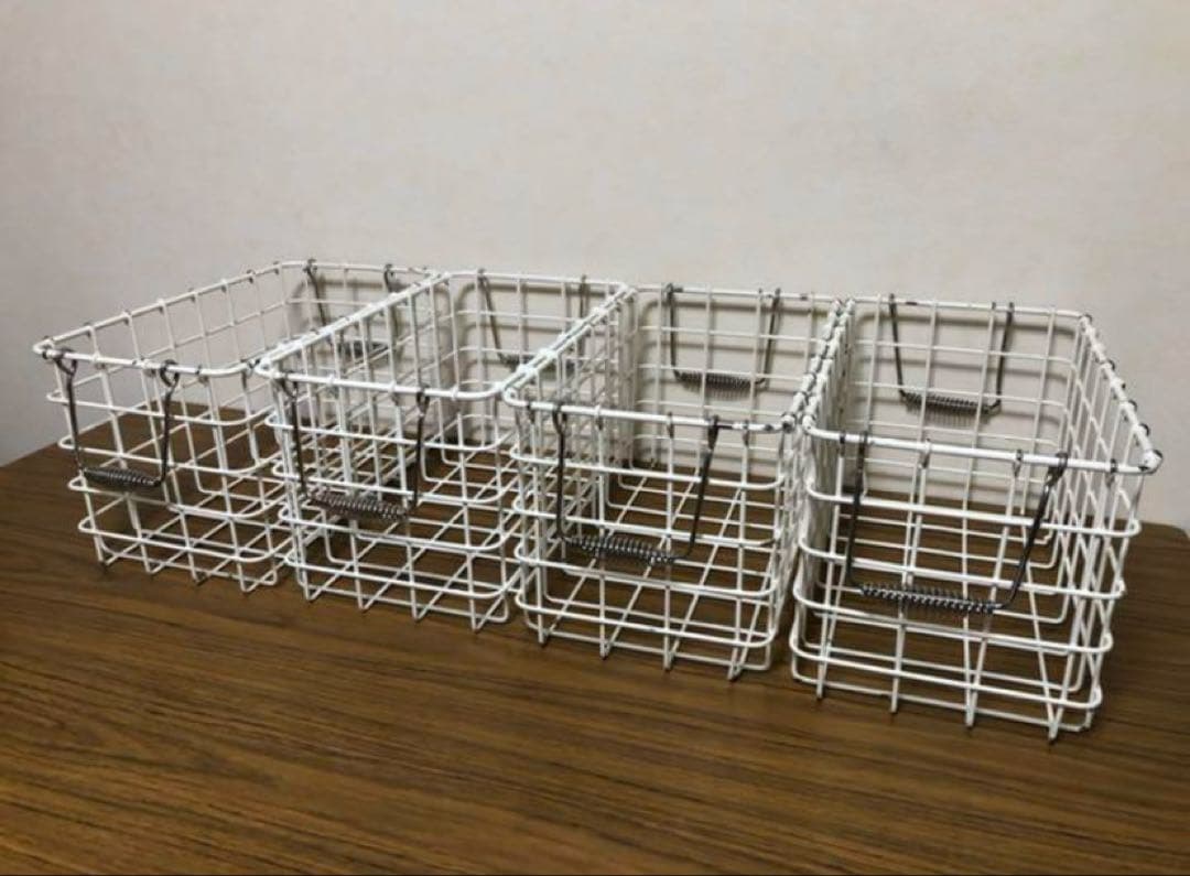 給食カゴ　4個セット　ホワイトワイヤー　収納　整理整頓　無印良品