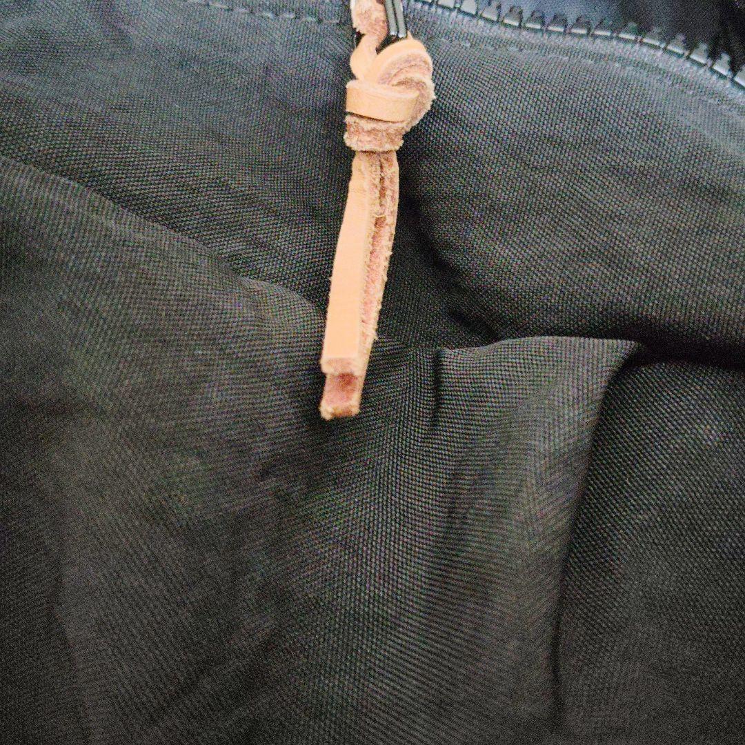 NIZYU KANOニジュウカノウブラックリュック A4サイズ対応