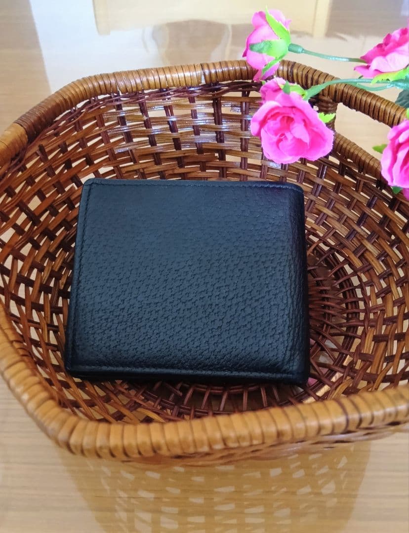 美品✨️GUCCI アニマリエ メタルビ―(蜂)折れ財布　シックな黒