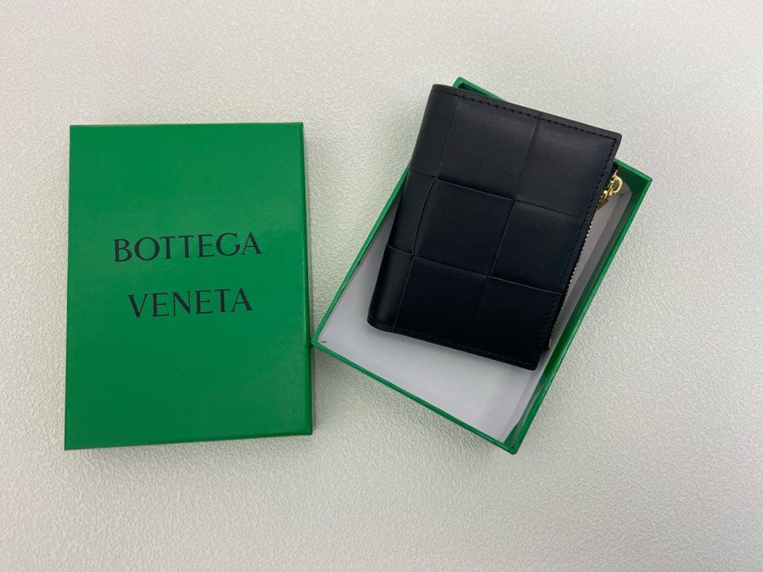 Bottega Veneta ブラックレザー二つ折り財布