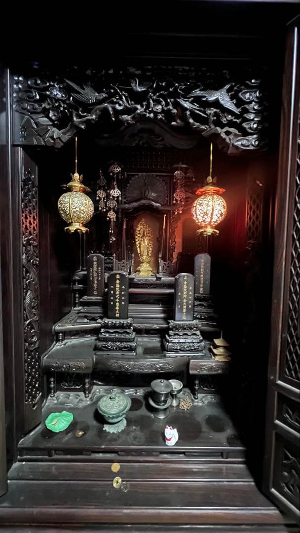 伝統的な日本仏壇です