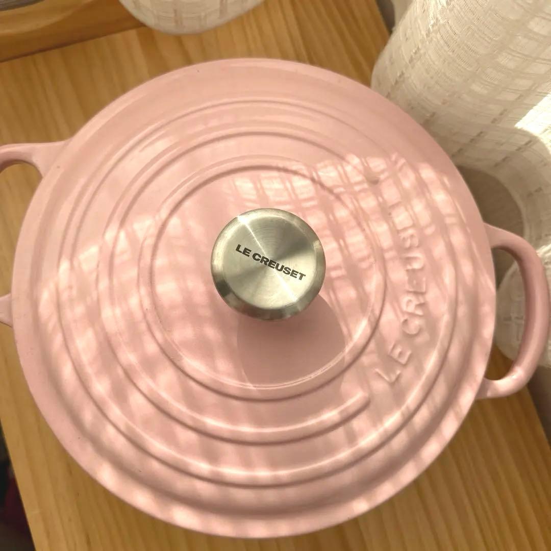 ル・クルーゼ ココットロンド22㎝　シフォンピンク