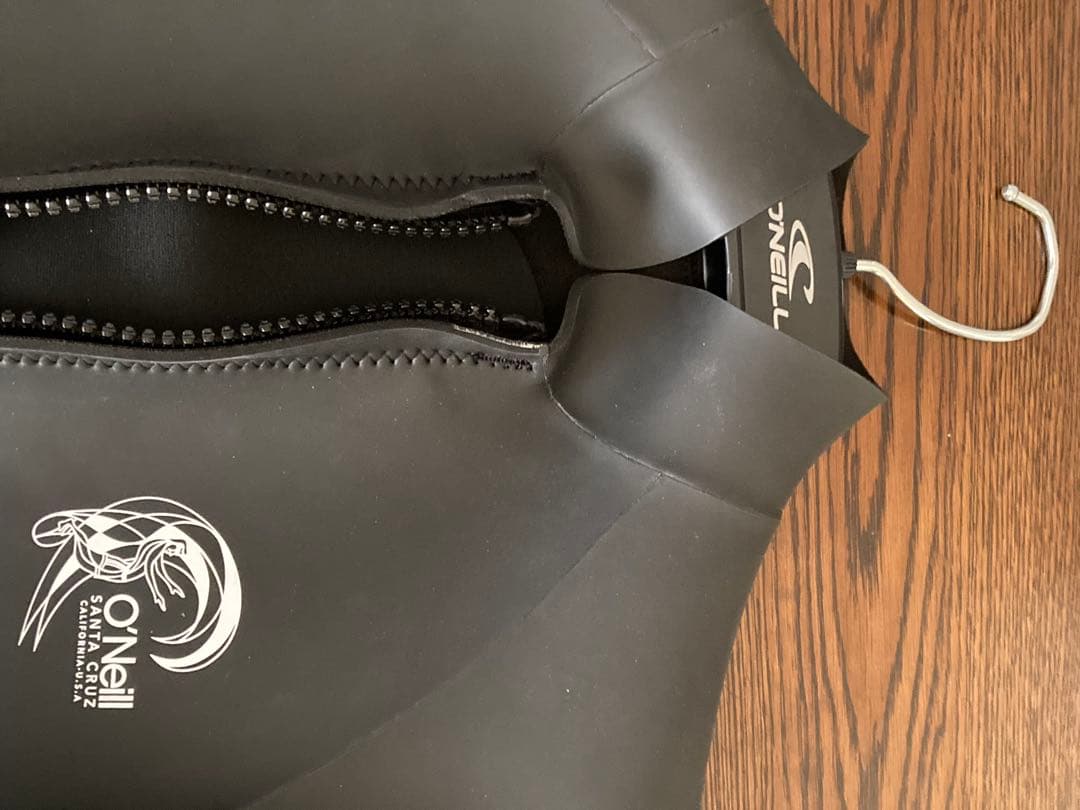 新品未使用 タグ付O'Neill ブラック タッパー フロントジッパー