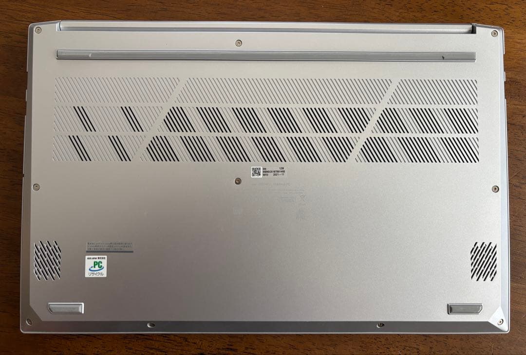 こむ【美品】ASUS Vivobook Pro 15 OLED