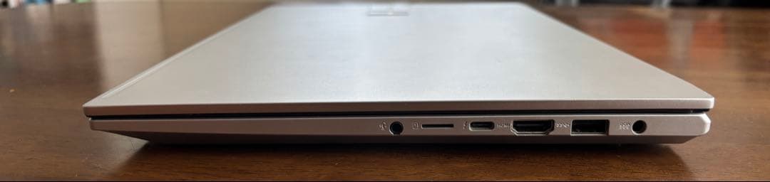 こむ【美品】ASUS Vivobook Pro 15 OLED