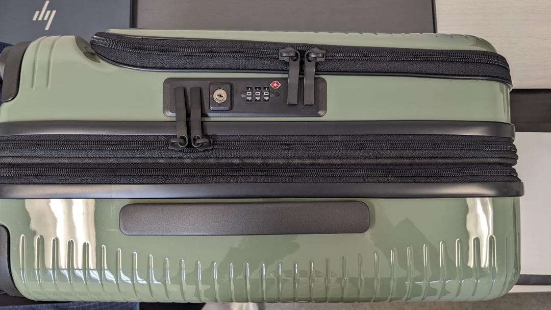 ACE ワールドトラベラー プリマス スーツケース(ジッパー) フロントポケット