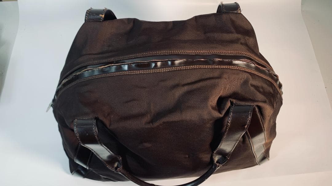 Gucci 茶色いナイロン製トートバッグ