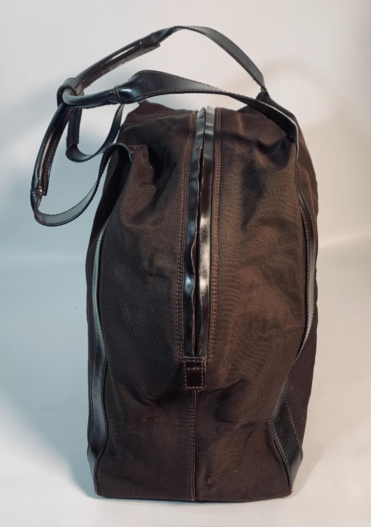 Gucci 茶色いナイロン製トートバッグ