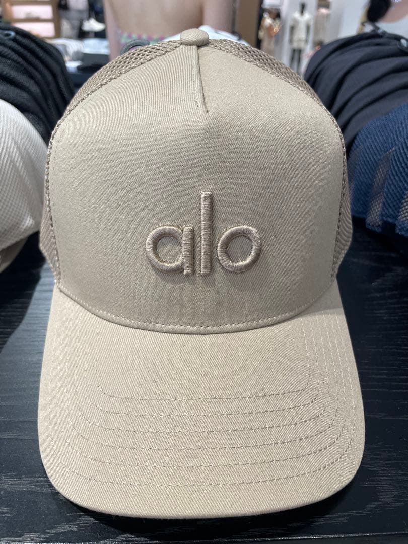 ★alo★ District Trucker Hat ベージュ