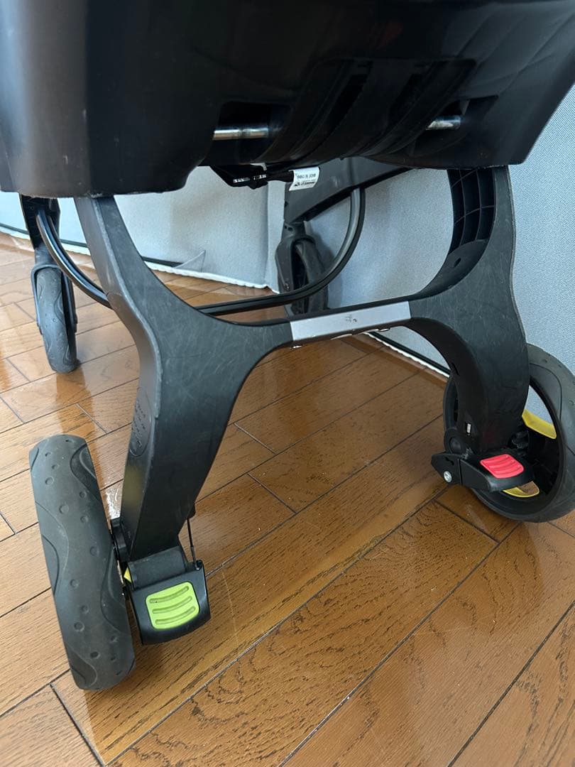 doona ドゥーナ　ピンク　レーサーグリーンISOFIXベース付きセット