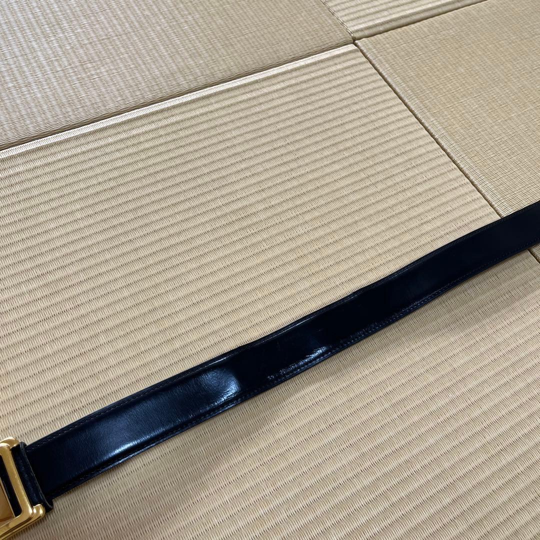 Cartier 黒ベルト 金色バックル