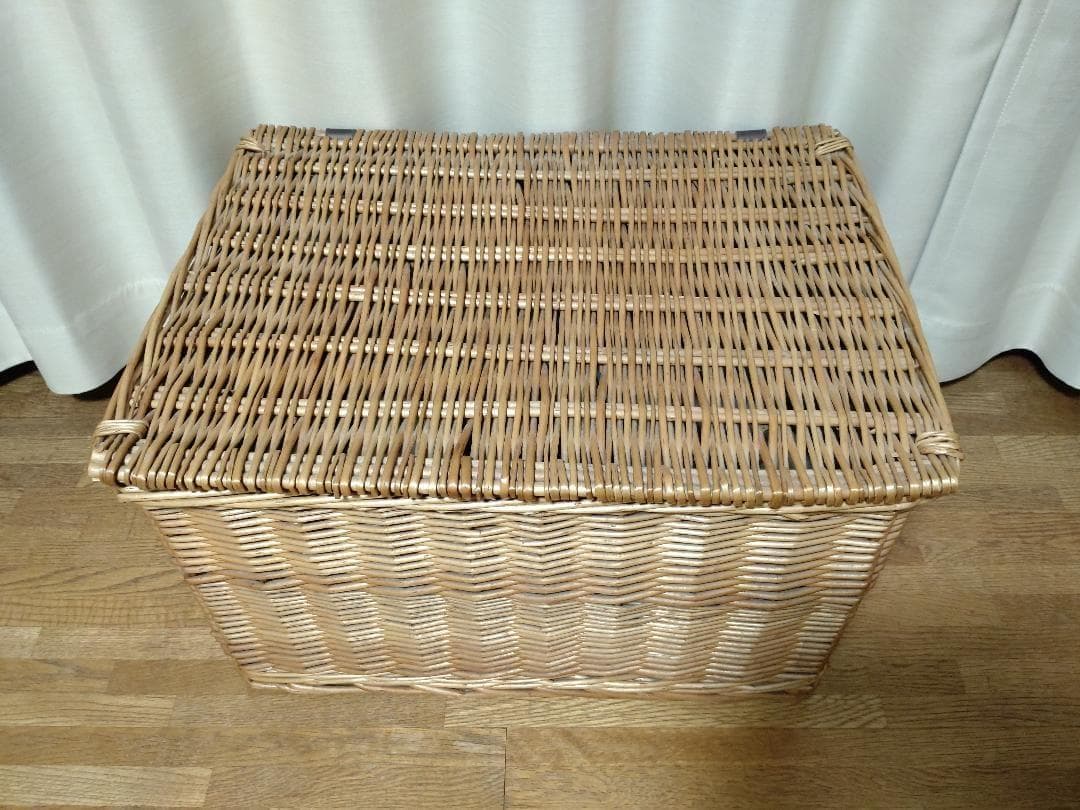 【人気】ローラアシュレイ　ラタンカゴ　かご　バスケット　収容　大きいかご