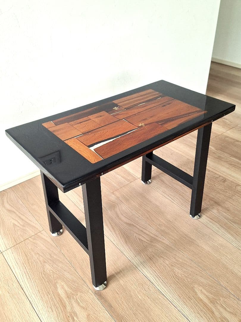 レジンサイドテーブル　屋久杉　四つ葉のクローバー