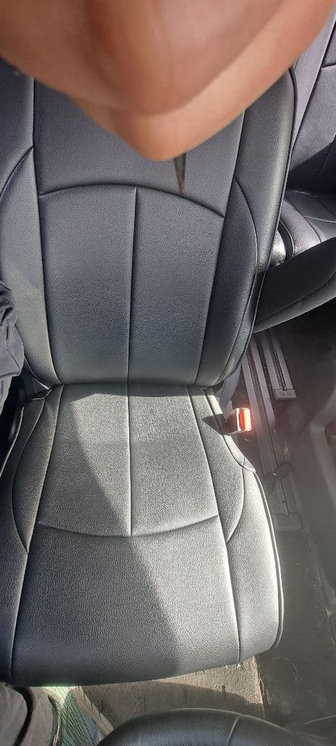 よっちゃんセレナ　C27シートカバー前席USB接続有り　後部テーブル有