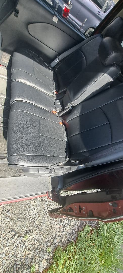 よっちゃんセレナ　C27シートカバー前席USB接続有り　後部テーブル有