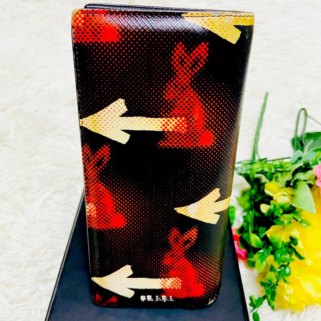コラボ✨PRADA✨プラダ✨二つ折り財布✨ラビット✨ジェームスジーン✨ウサギ✨