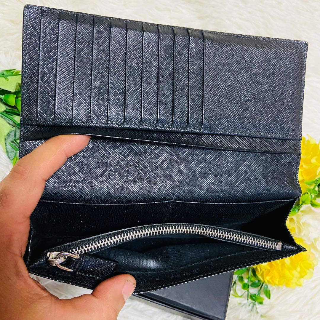 コラボ✨PRADA✨プラダ✨二つ折り財布✨ラビット✨ジェームスジーン✨ウサギ✨