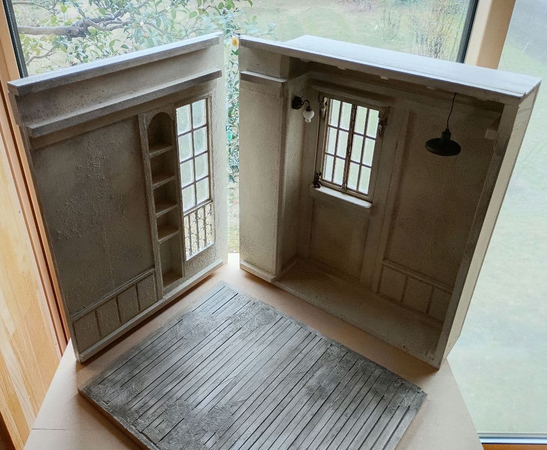 NO.96　組立式: 木製 ドールハウス　背景ボード