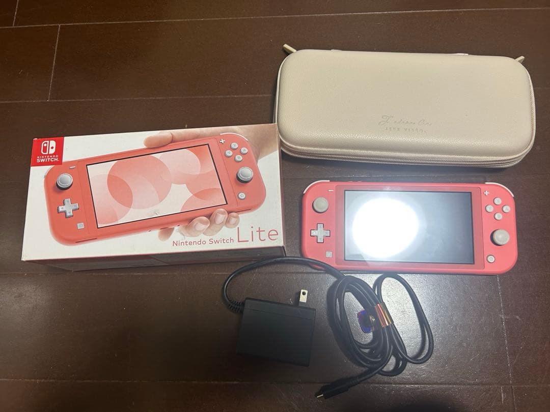 Nintendo Switch Lite ピンク 本体　ケーブル、ケース付き