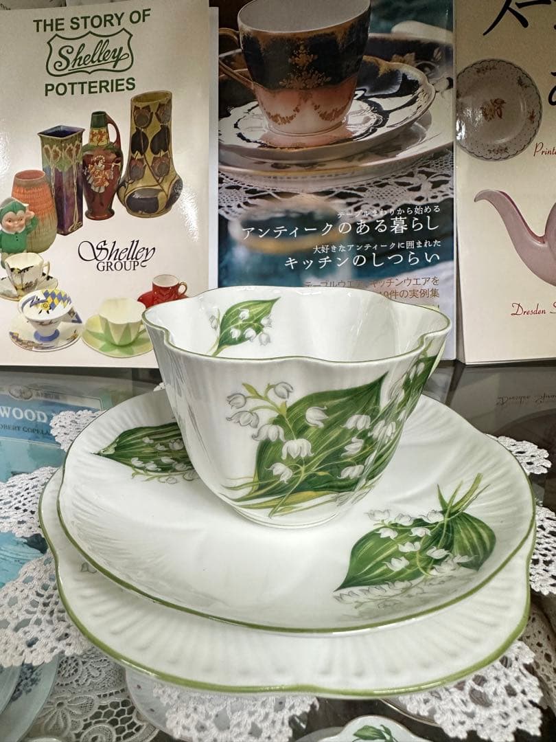 Shelley シェリー　スズランのトリオ　①