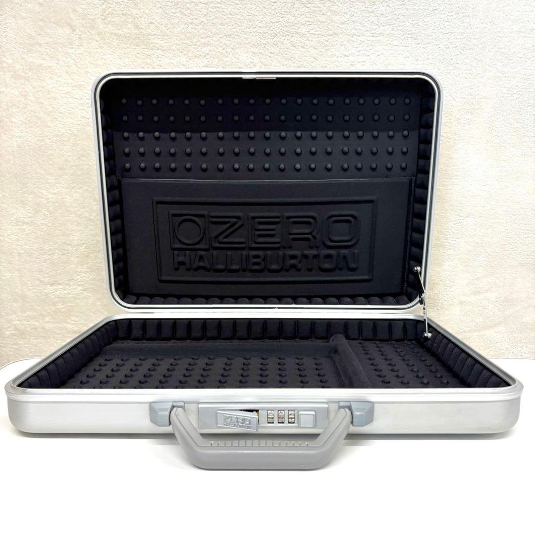 ZERO HALLIBURTOO ゼロハリバートン　アタッシュケース　シルバー
