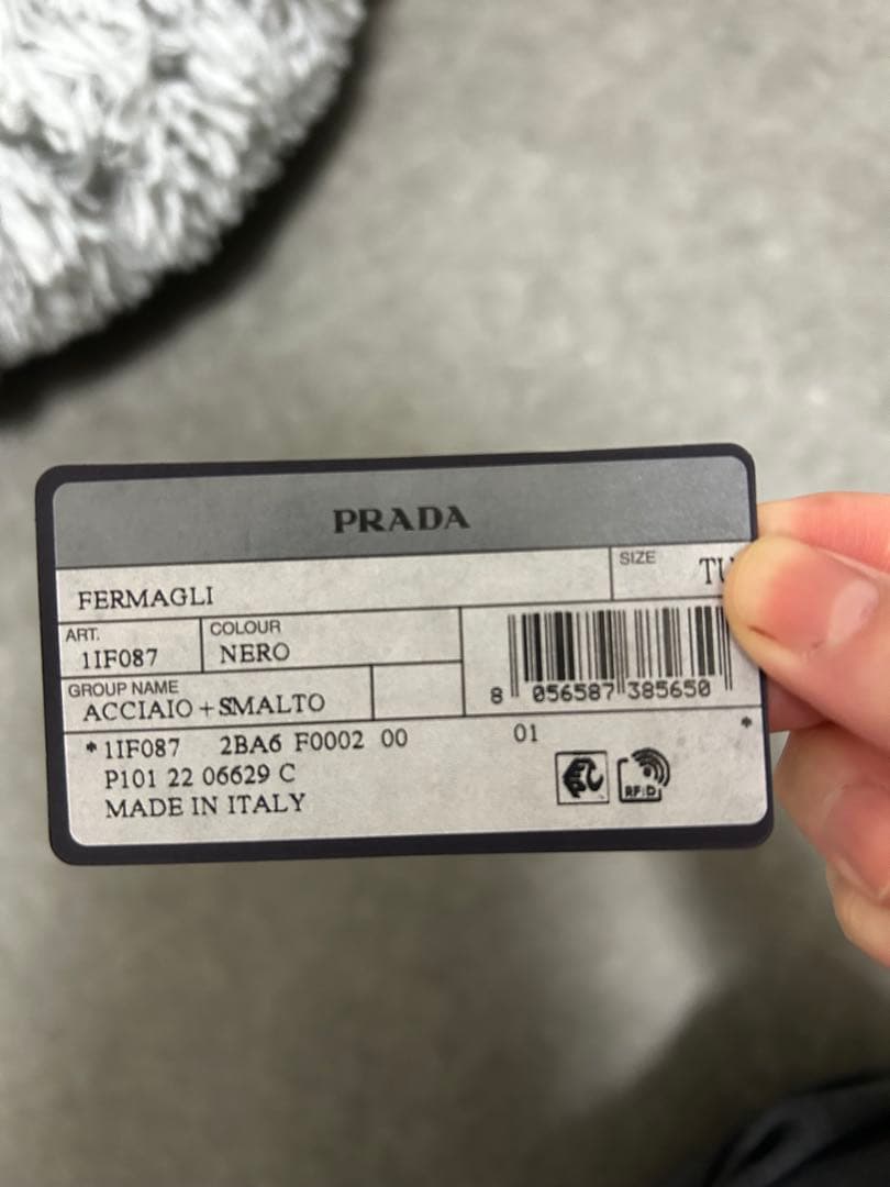 PRADA ヘアクリップ　メタルクリップ