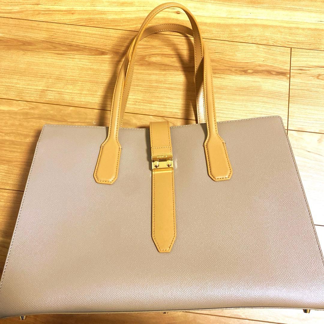 【新品同様】 FURLA フルラ A4 トートバック ビジネスバッグ
