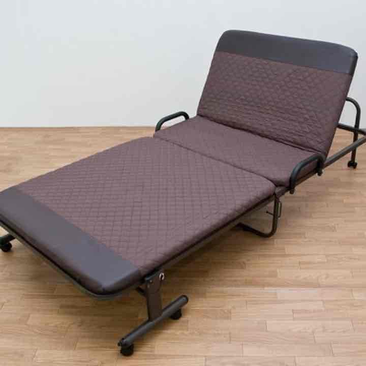 狭い部屋も広くなる！折りたたみベッド！