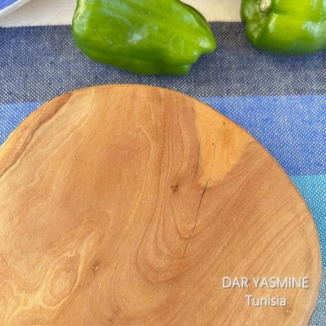 オリーブの木　カッティングボード　持ち手ありフリー　時々個性あり　約36cm