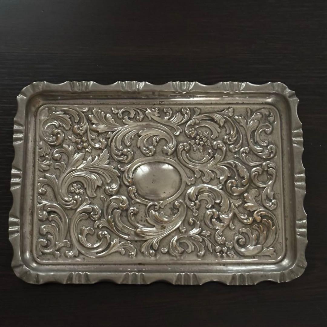 【フランス】ヴィクトリアン ヴィンテージ 装飾 銀色 トレイ エンボス加工