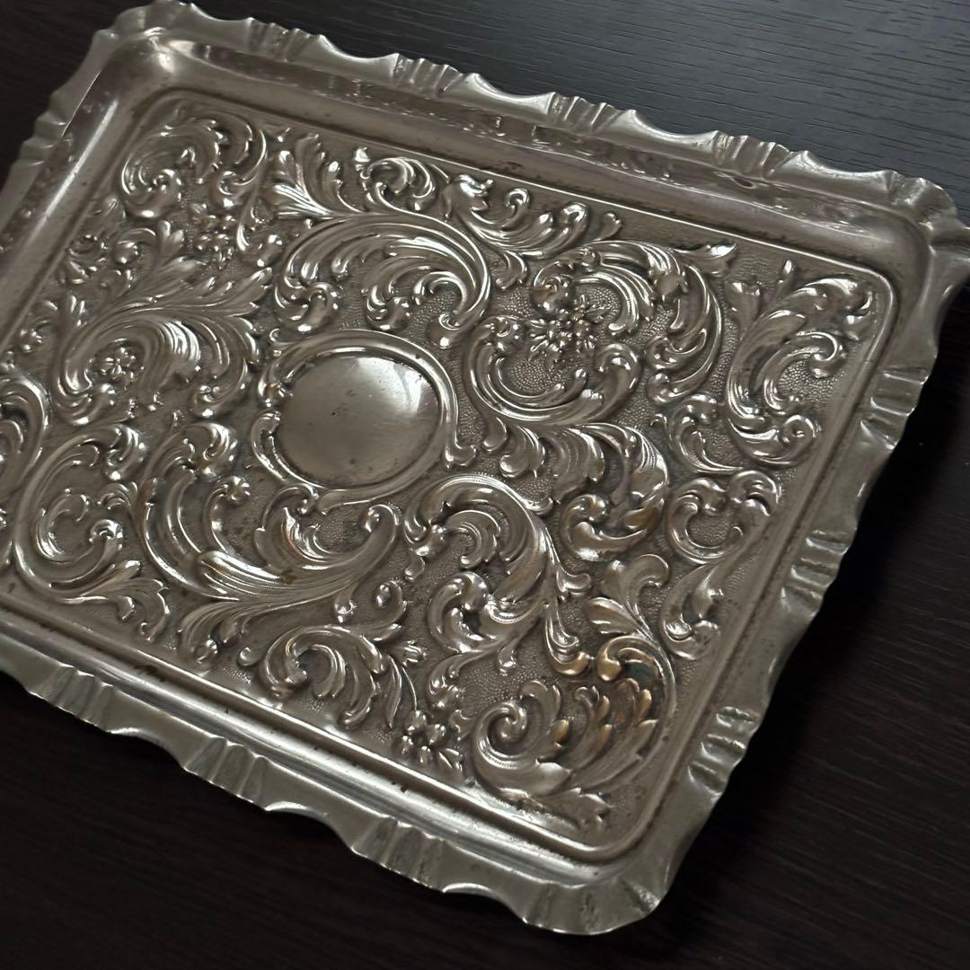 【フランス】ヴィクトリアン ヴィンテージ 装飾 銀色 トレイ エンボス加工