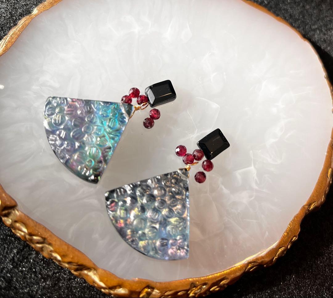 SALEブラックオニキス×マザオパ×水晶フラワーカービングファンシェープ