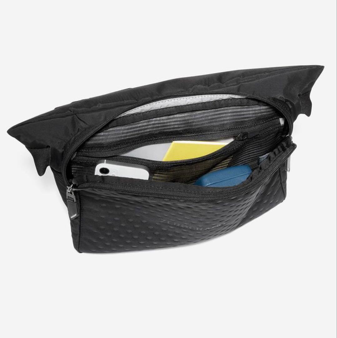 COLE HAAN ブラック セントラル スリングバッグ