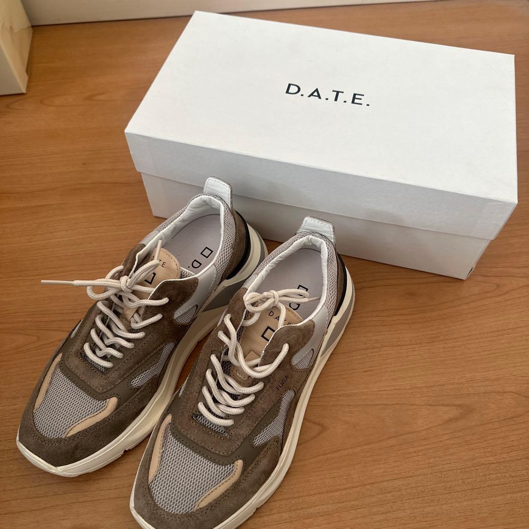 D.A.T.Eスニーカー