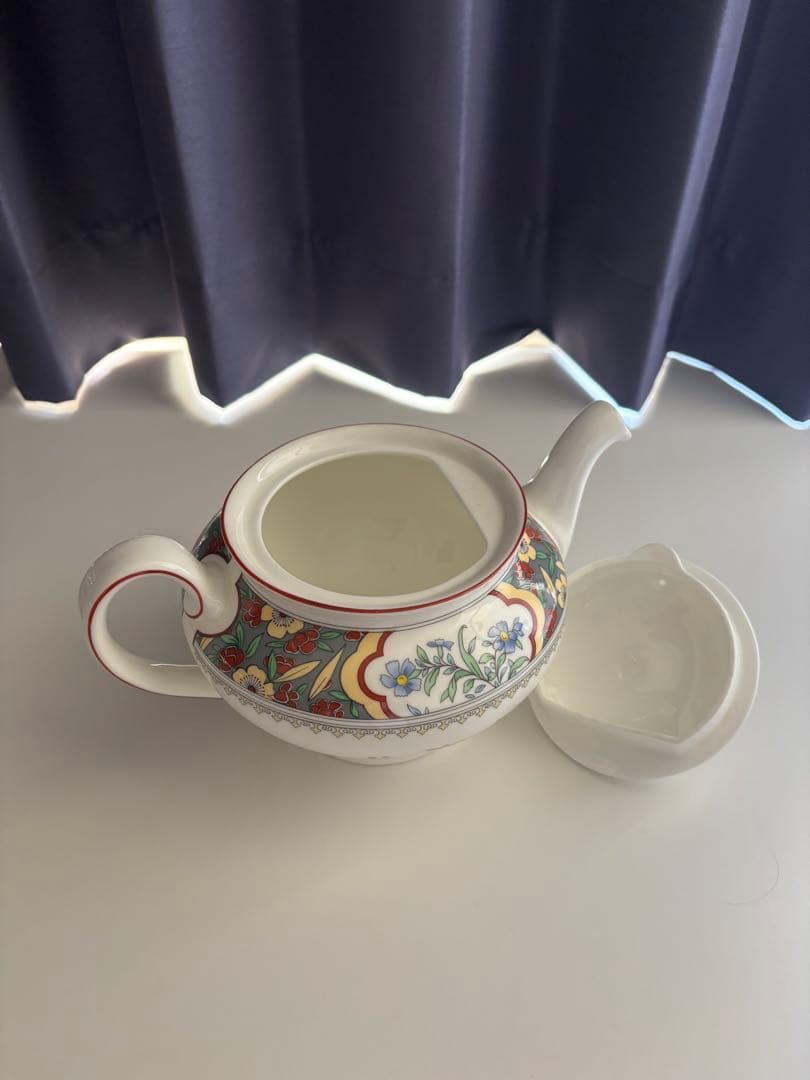 ミントン・アジアンフラワー・ティーポット、廃盤品になります。家庭保管品です。