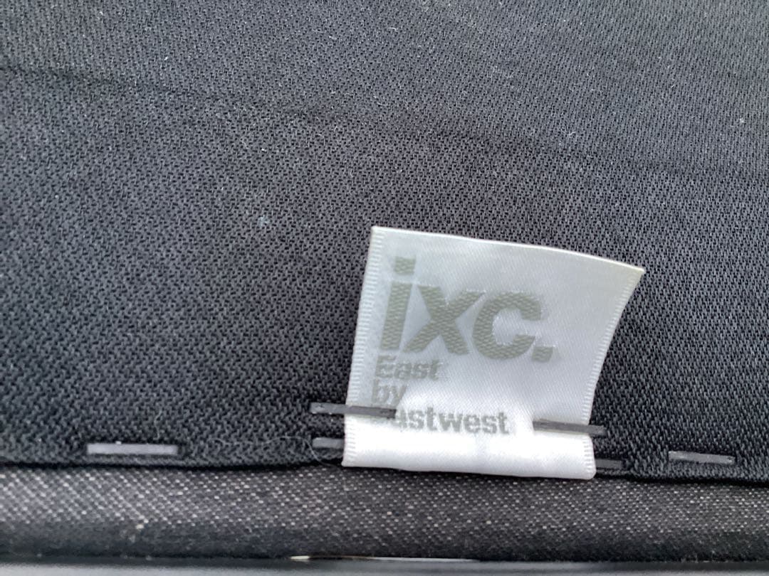 カッシーナ　イクスシー　アームチェア　ダイニングチェア　椅子