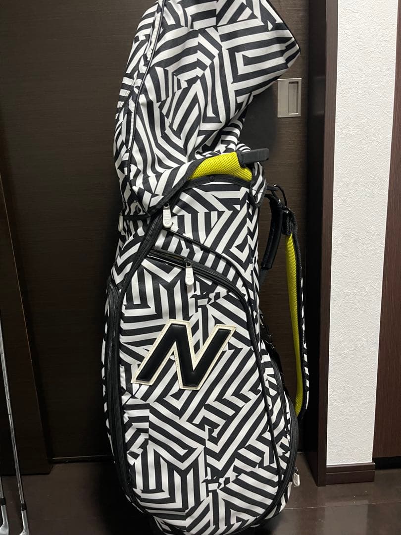 NEW BALANCE ストライプキャディバッグ