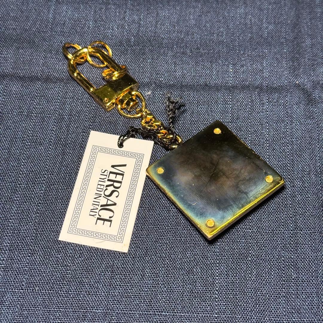 ジャンニ　ヴェルサーチ　キーリング　gianni versace