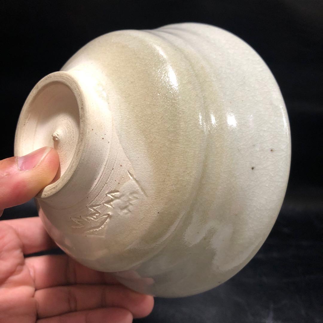 究極の美◼️蔵から吸い込まれる様な美しい白い抹茶茶碗が出てきました。茶道具、花道具