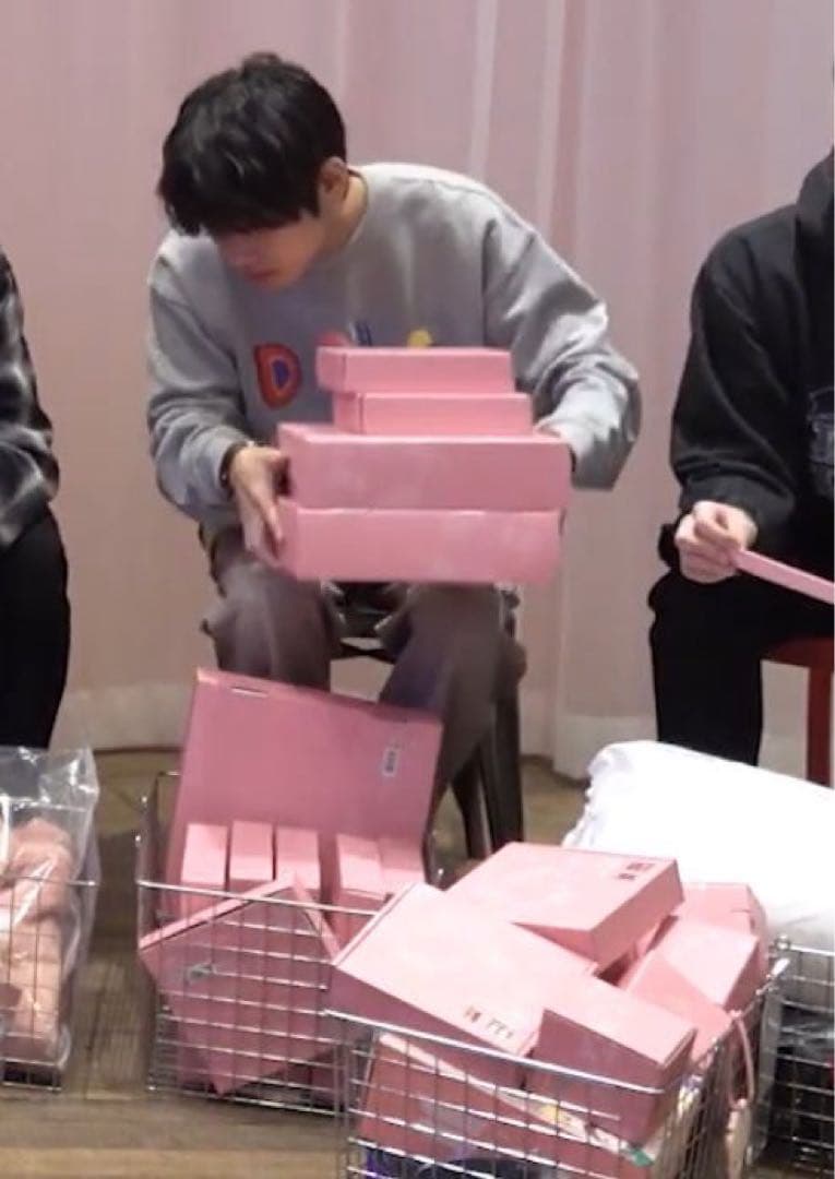 廣州窯×BTS 紅梅シリーズ 1人麺鉢セット ユンギ ホソク テヒョン