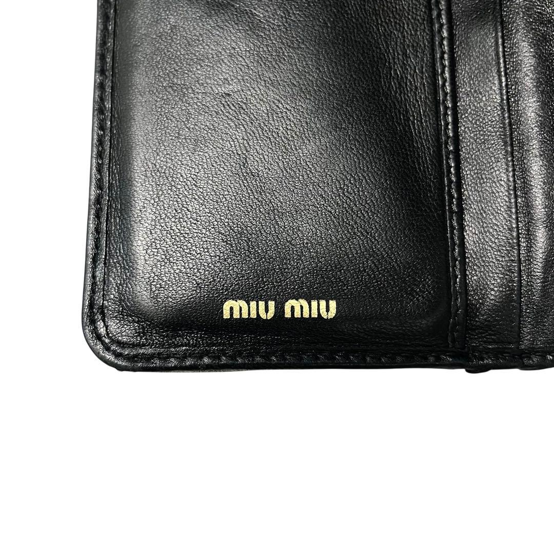 希少✨ミュウミュウ 二つ折り財布 マテラッセ ロゴ金具 レザー ブラック