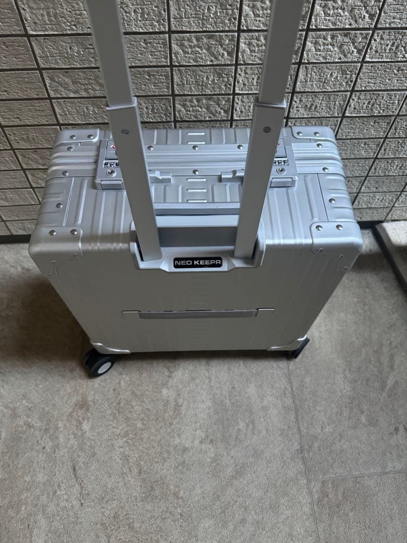 【NEO KEEPR】ネオキーパー・スーツケース・アルミ・30L