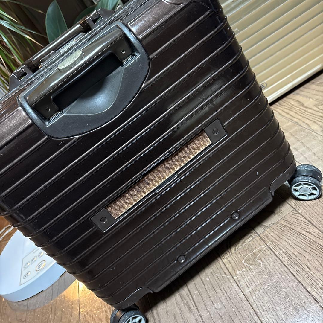 リモワ サルサデラックス4輪 23L 機内持込可　ビジネストローリー　上品な茶色