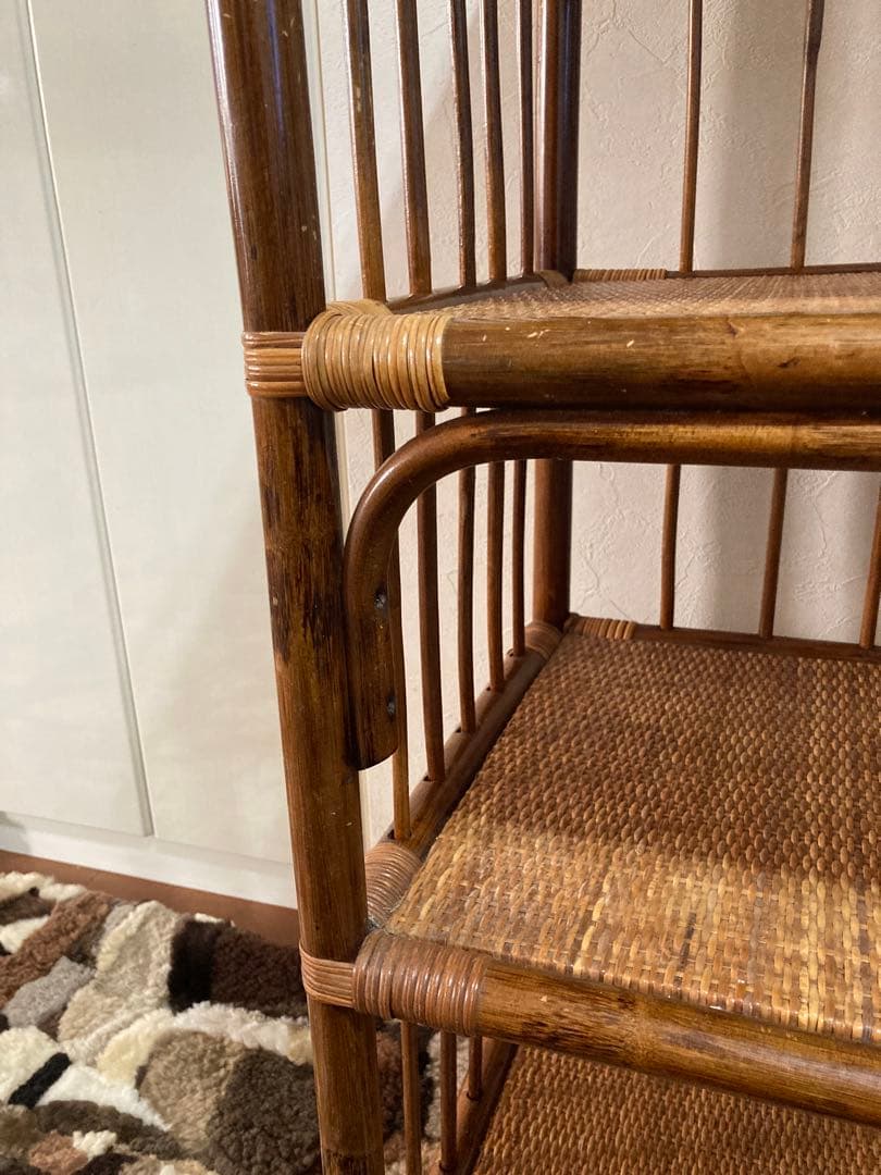 ラタン製のキャスター付き オープンシェルフ高さ90 横46 縦40