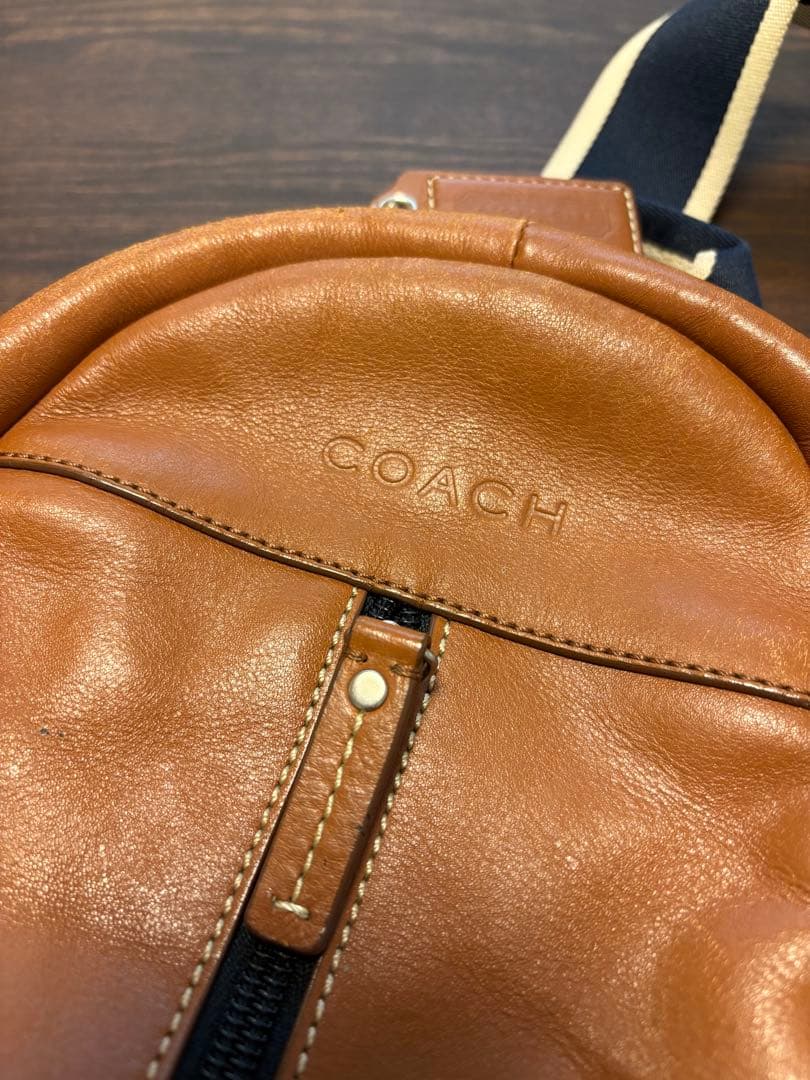 COACH ブラウンレザーボディバッグ
