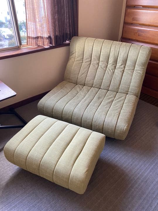 値下げしました！リクライニング1人掛けワイドソファ、オットマン　リーフグリーン