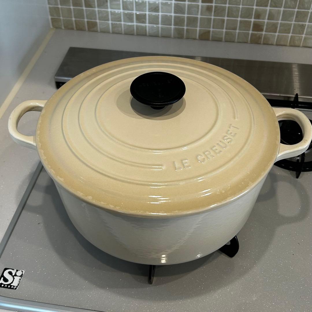 ルクルーゼ　鍋　ココットロンド　24センチ　デューン　(廃盤色)
