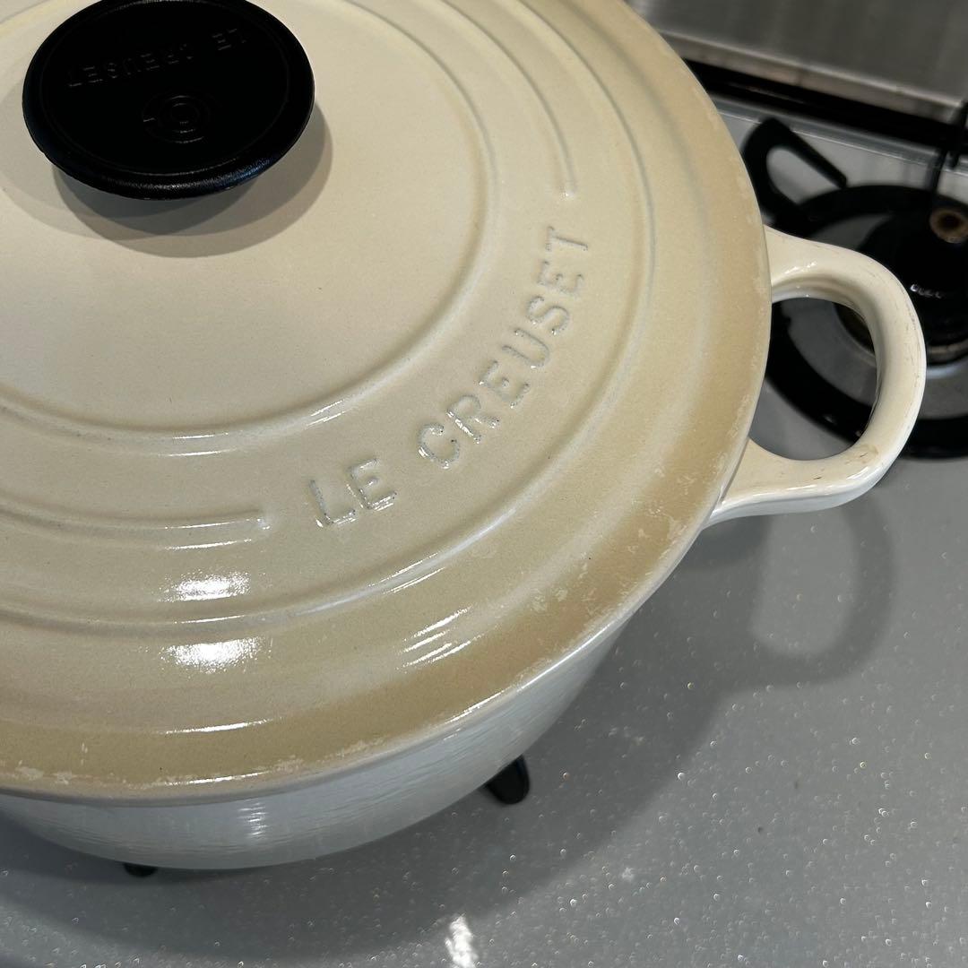 ルクルーゼ　鍋　ココットロンド　24センチ　デューン　(廃盤色)