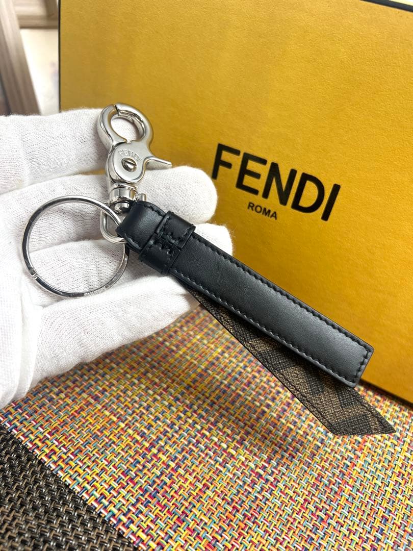 ✨極美品✨フェンディFENDI ズッカ　キーリング　キーホルダー　キーケース